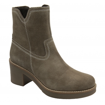 Ravel Women's Lawers Pull-On Ankle Boots